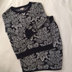 Eva Mendez Matching sweater & skirt set